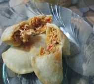 Cireng isi ayam suwir pedas manis
